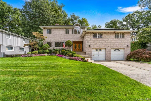 8 HAMILTON DR
