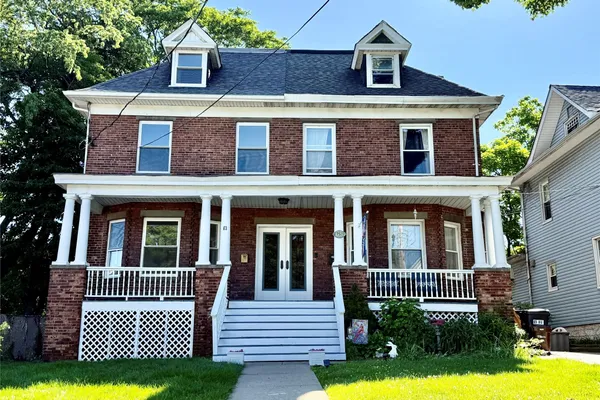 63 HIGHVIEW AVE