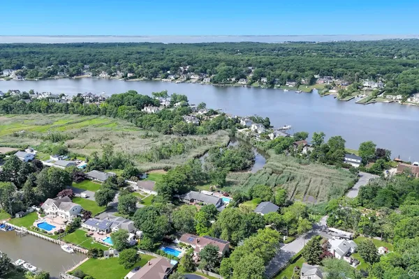 55 RIVERVIEW CT