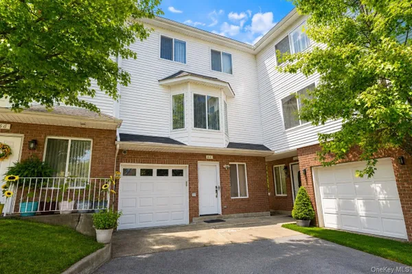 64 AMANDA CT