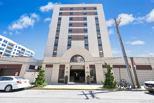 360 SHORE RD 4K