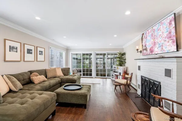 57 BEACH RD