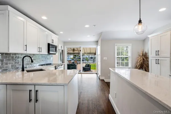 57 BEACH RD
