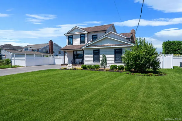511 DEVON PL