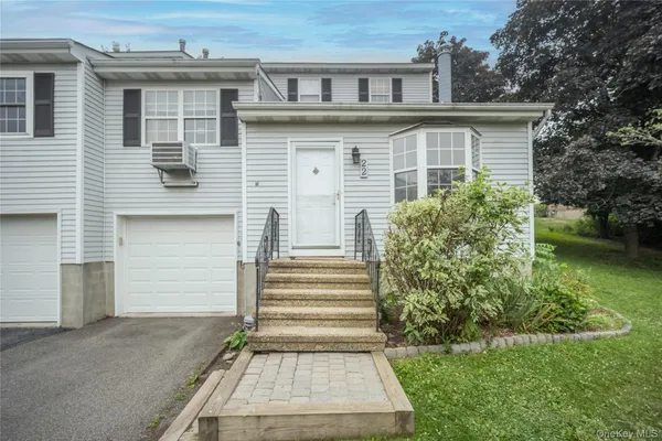 22 HEMLOCK CT