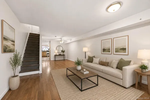 29 TAPPEN CT