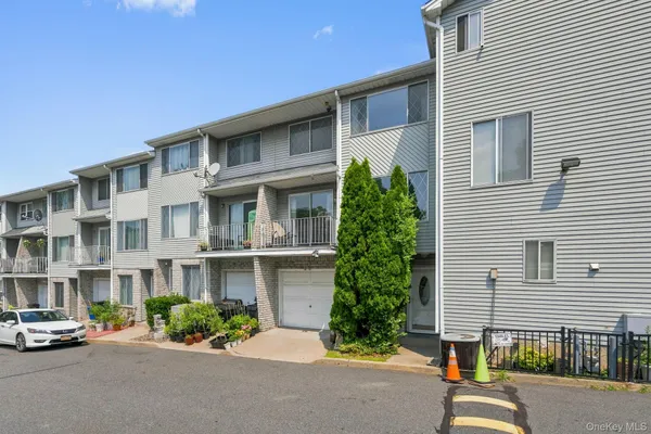 110 VOGEL LOOP