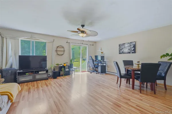 31 ROUNDTREE CT