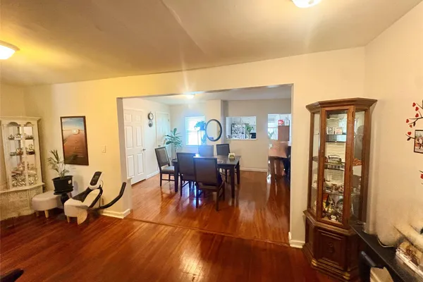 42 SAINT MARYS AVE