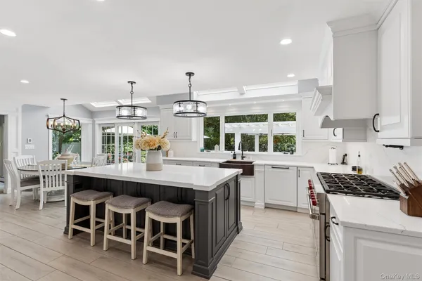 38 RIVERVIEW TER