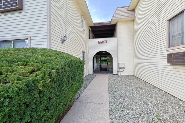 25 VILLAGE PARK DR 2F