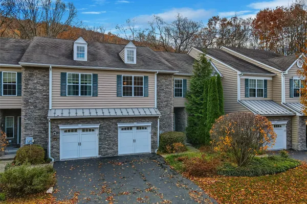 834 HUNTINGTON DR