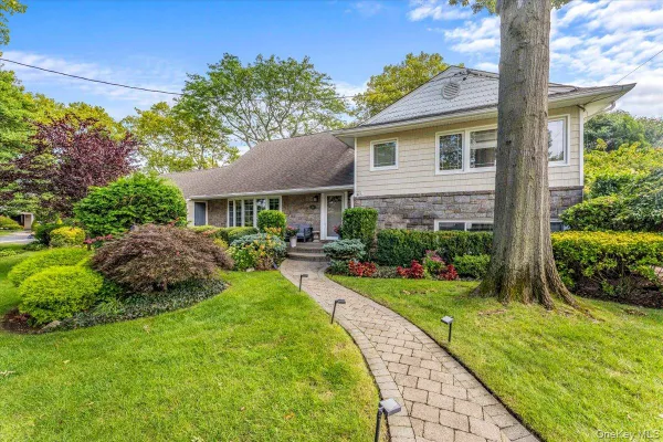 616 WOODMERE BLVD
