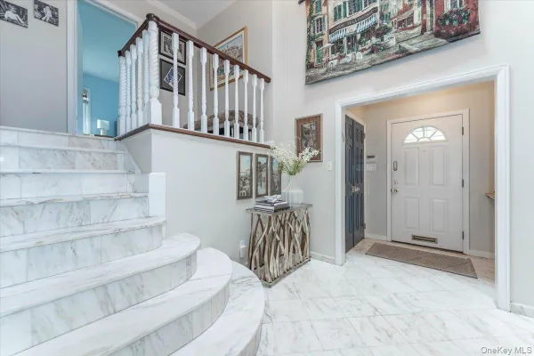616 WOODMERE BLVD
