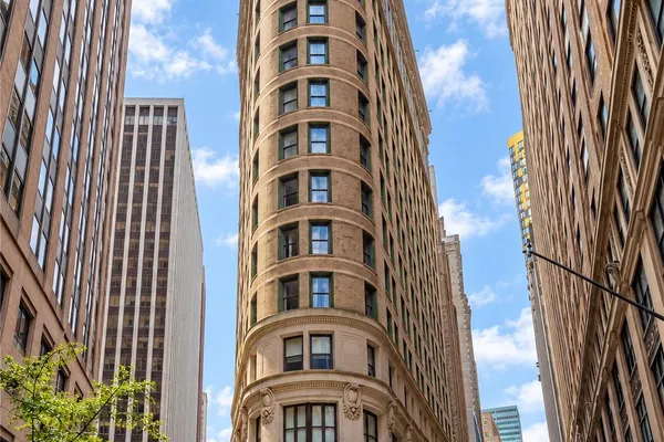 1 WALL STREET CT 605