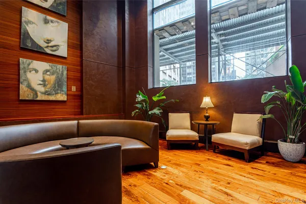 1 WALL STREET CT 605