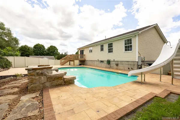 45 NICOLE LN