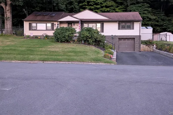 23 WINDWOOD DR