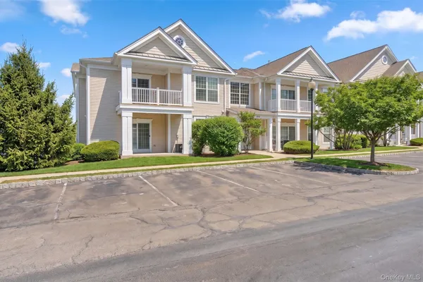 1317 SARATOGA LN