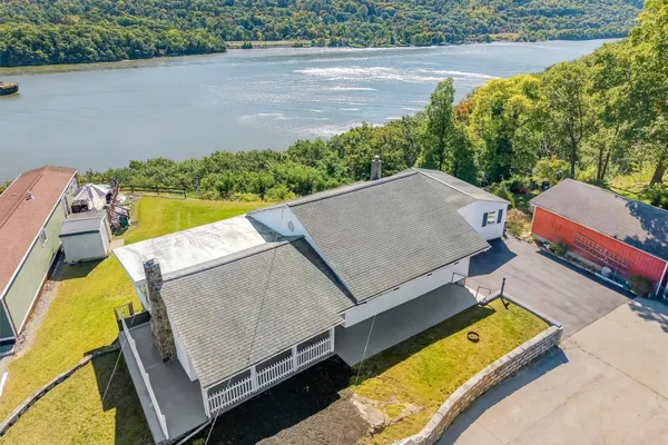 21 RIVERCREST RD