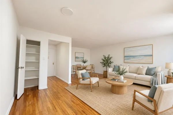 10-40 NEILSON ST 4L