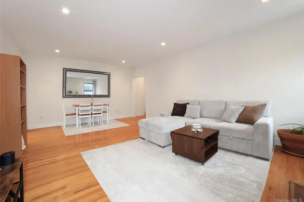 68 E HARTSDALE AVE 5E