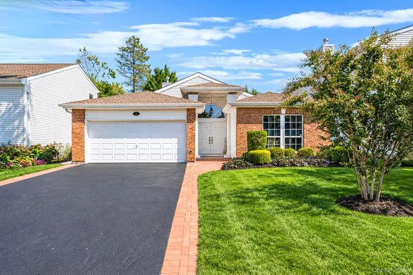 6 HAMLET DR