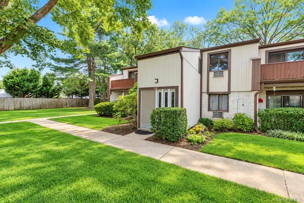 107 RICHMOND BLVD 4B