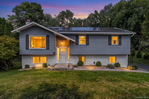 13 SLATE HILL DR