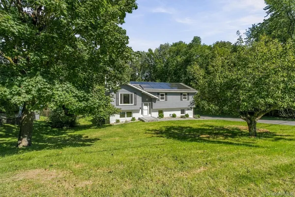 13 SLATE HILL DR