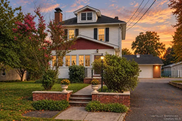 8 LANCASTER AVE