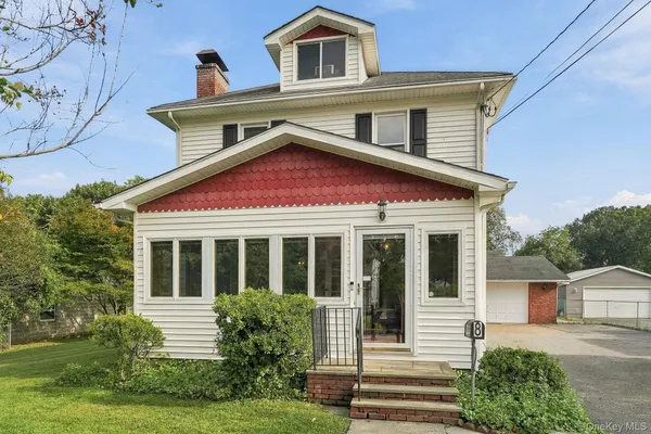 8 LANCASTER AVE