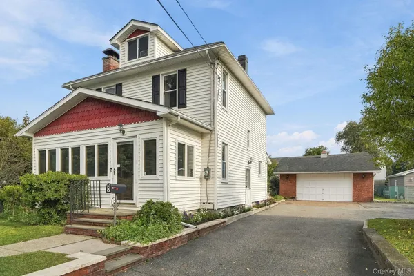 8 LANCASTER AVE