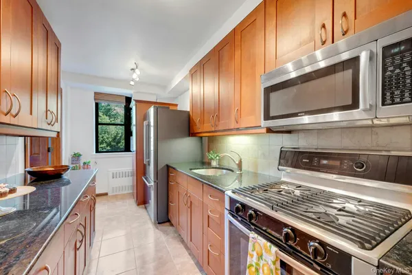 735 KAPPOCK ST 8F