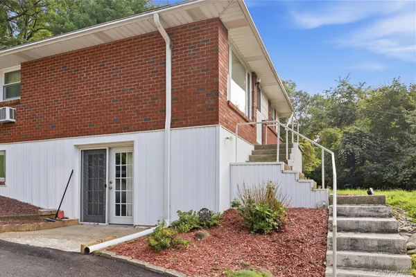 80 GREENWOOD DR