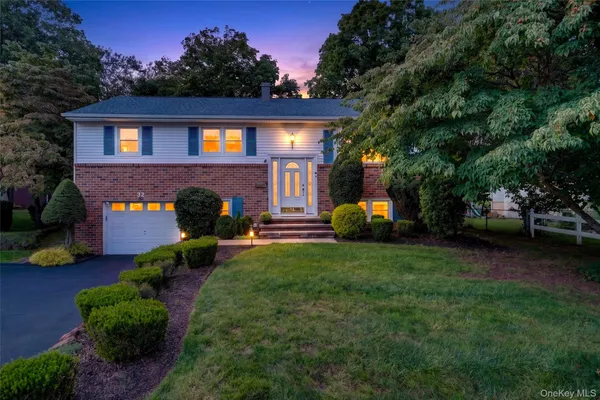 32 SENGSTACKEN DR