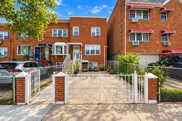 1360 EDWARDS AVE