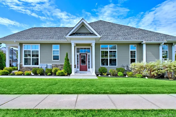 182 BELMONT CIR