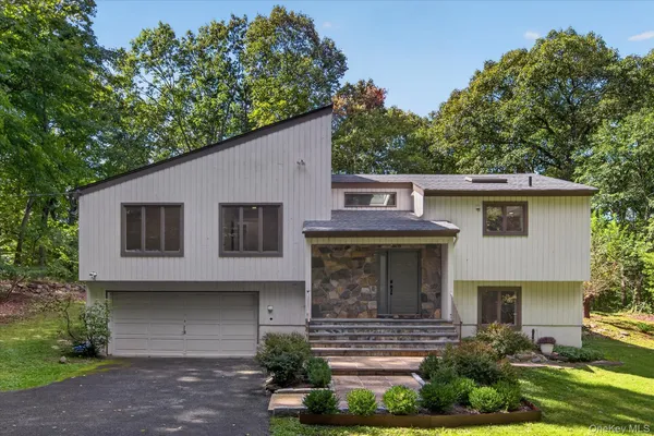 103 OLD HIGHLAND TPKE