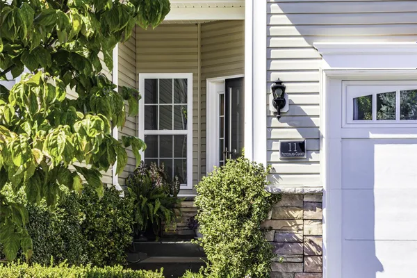 11 PRITCHARD CT
