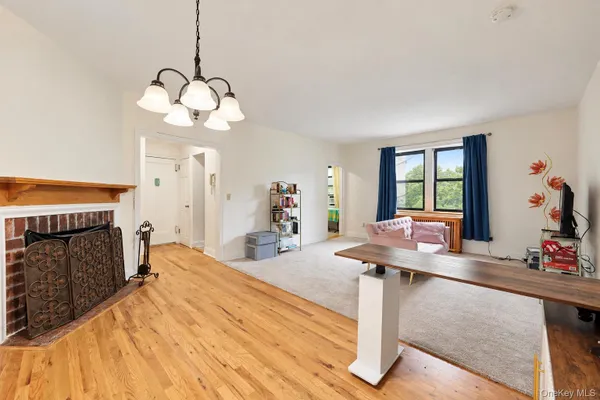 68 E HARTSDALE AVE 4K