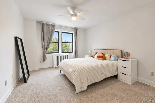 68 E HARTSDALE AVE 4K