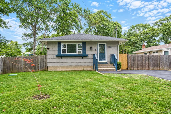 129 SHINNECOCK AVE