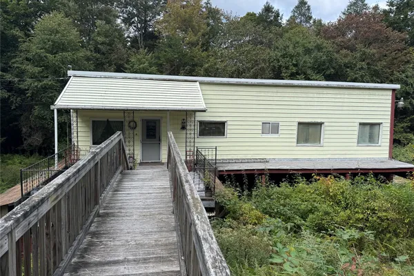186 TWIN BRIDGE RD