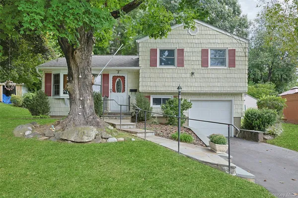 5 SEWARD CT