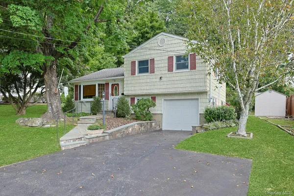 5 SEWARD CT