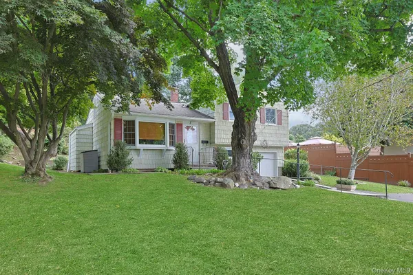5 SEWARD CT