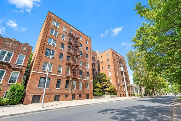 3321 BRUCKNER BLVD 5G