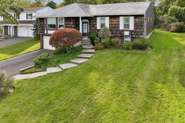 53 CARRIAGE RD