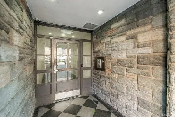 3230 CRUGER AVE 3K